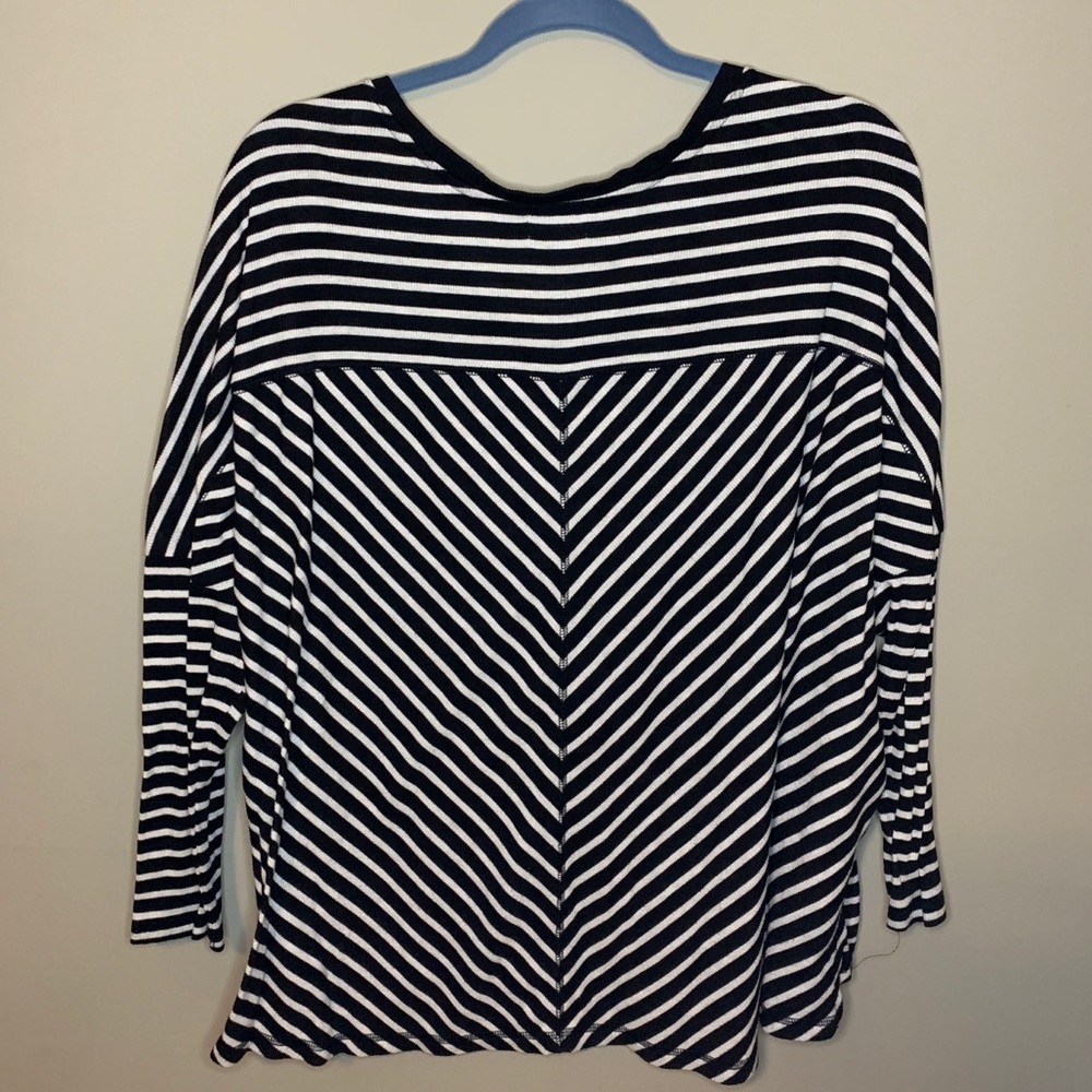 Old Navy Ribbed Tee - Picture 3 of 5